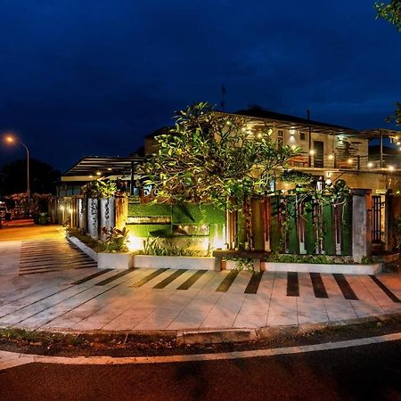Eco Haus Garden Residential Villa Джохор Бахру Екстериор снимка